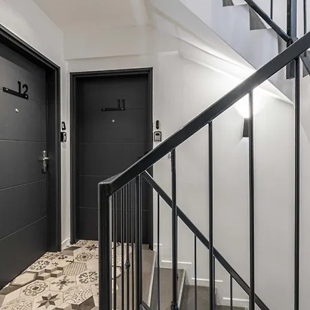 Apartment Magnificent Duplex - Rue Meynadier Center - 1br4p *